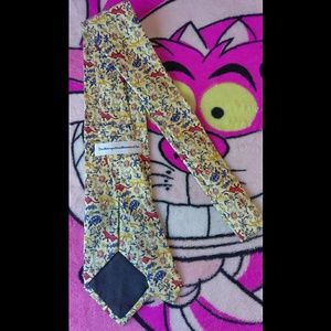 The Metropolitan Museum of Art Tie