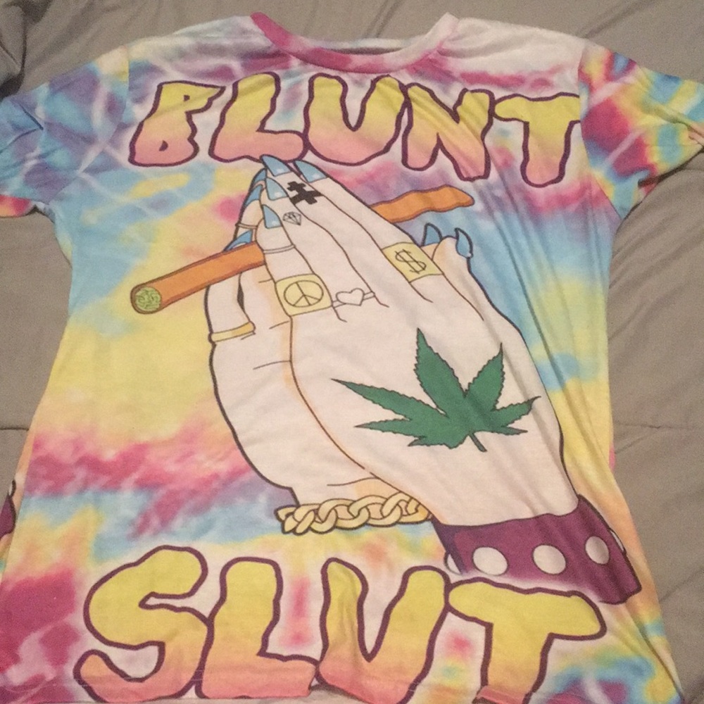 BLUNT SLUT T-shirt