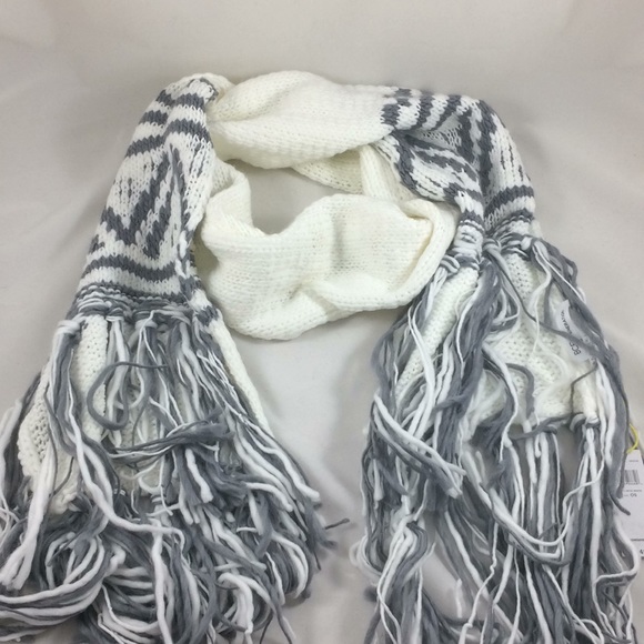 NWT BCBG White & Gray Scarf - Picture 2 of 5