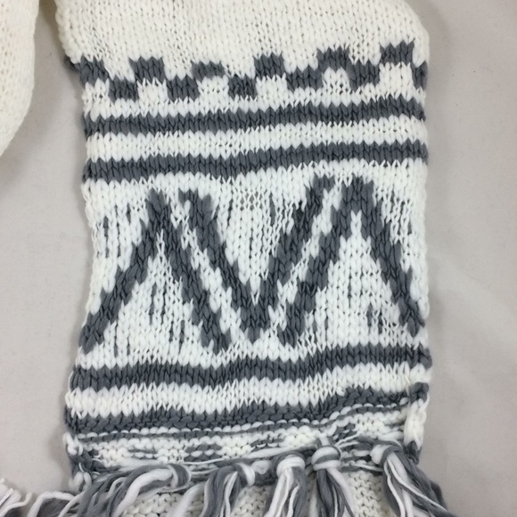 NWT BCBG White & Gray Scarf - Picture 5 of 5