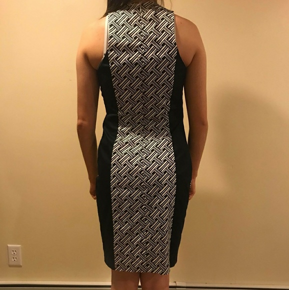 😍Flattering Banana Republic Sheath Dress😍 - Picture 2 of 4