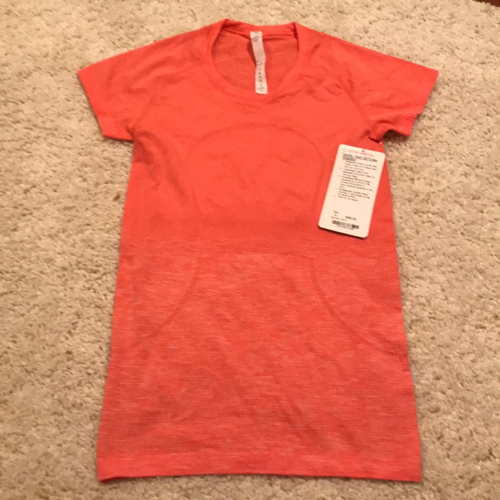 Lululemon swiftly tech SS Crew Gradient - size 4