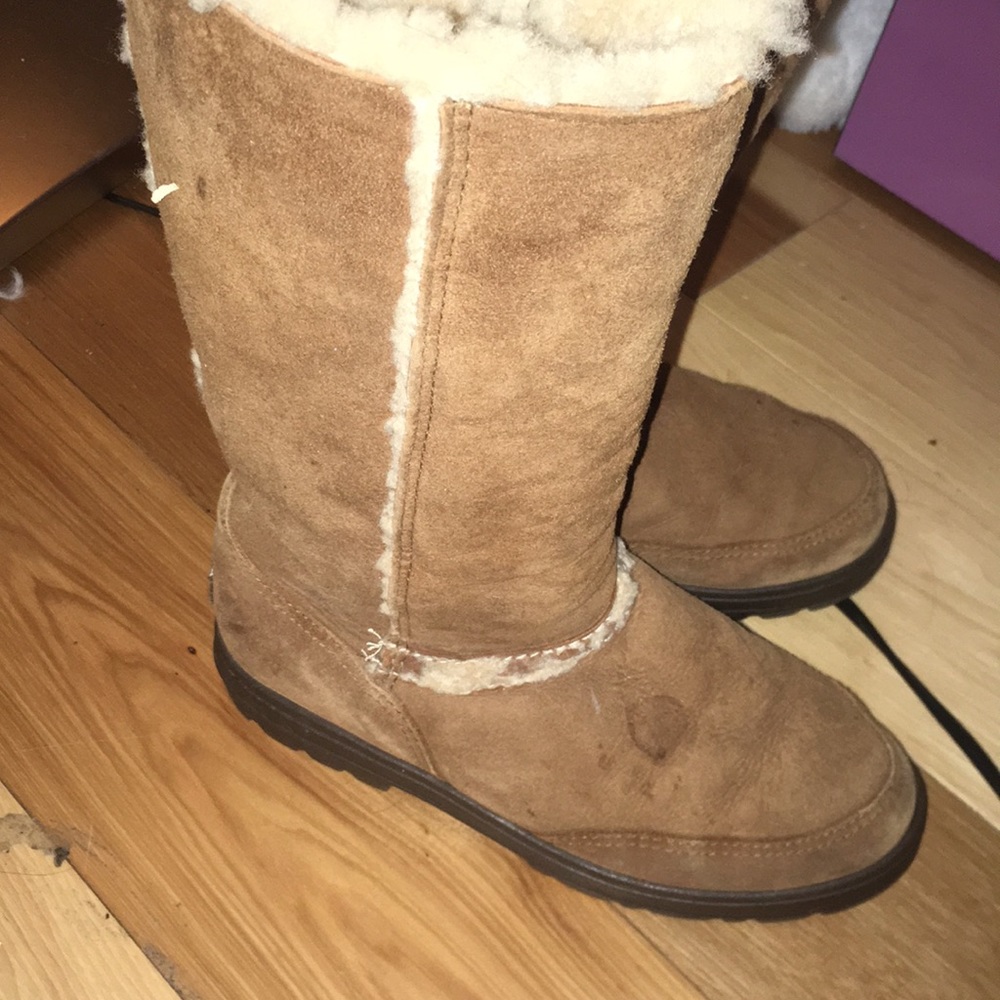 Uggs size 6 - Picture 3 of 4