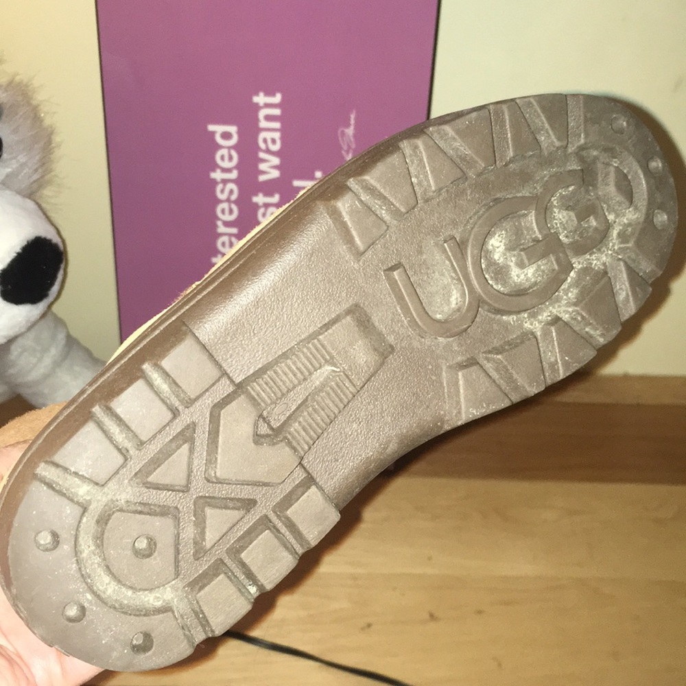 Uggs size 6 - Picture 4 of 4