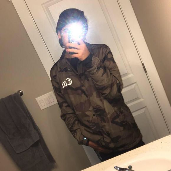 Meet your Posher, Ramiro - Picture 1 of 1