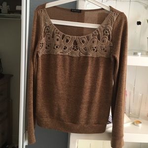 Brown sweater with details