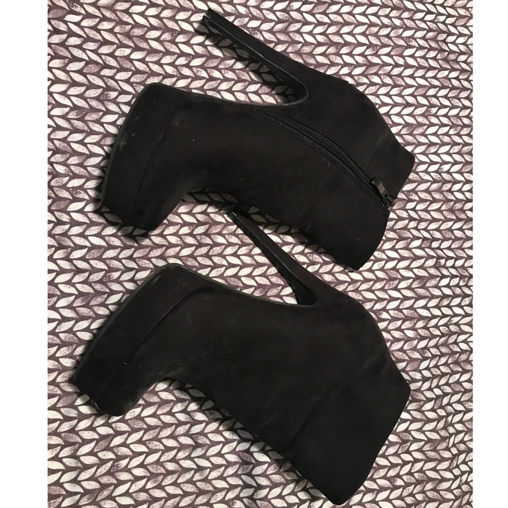 Chinese Laundry heel bootie