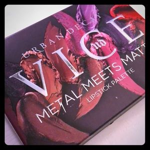 URBAN DECAY Vice Metal Meets Matte Lipstick