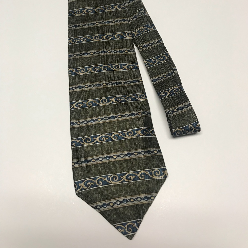 Van Heusen men’s neck tie