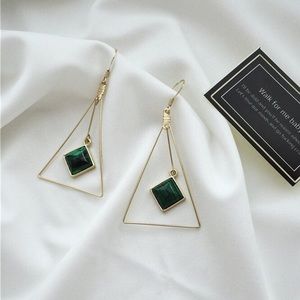 Ann Taylor Green/Gold Old Fashion Drop Earring