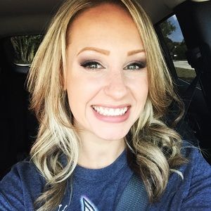 Meet your Posher, Lori