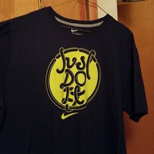 Nike T-shirt
