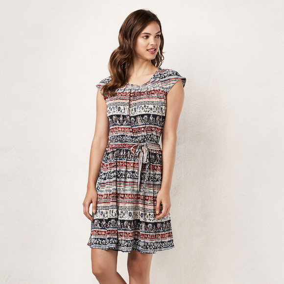 LC Lauren Conrad Dresses & Skirts - Lauren Conrad Abstract Stripe Pleated Shift Dress