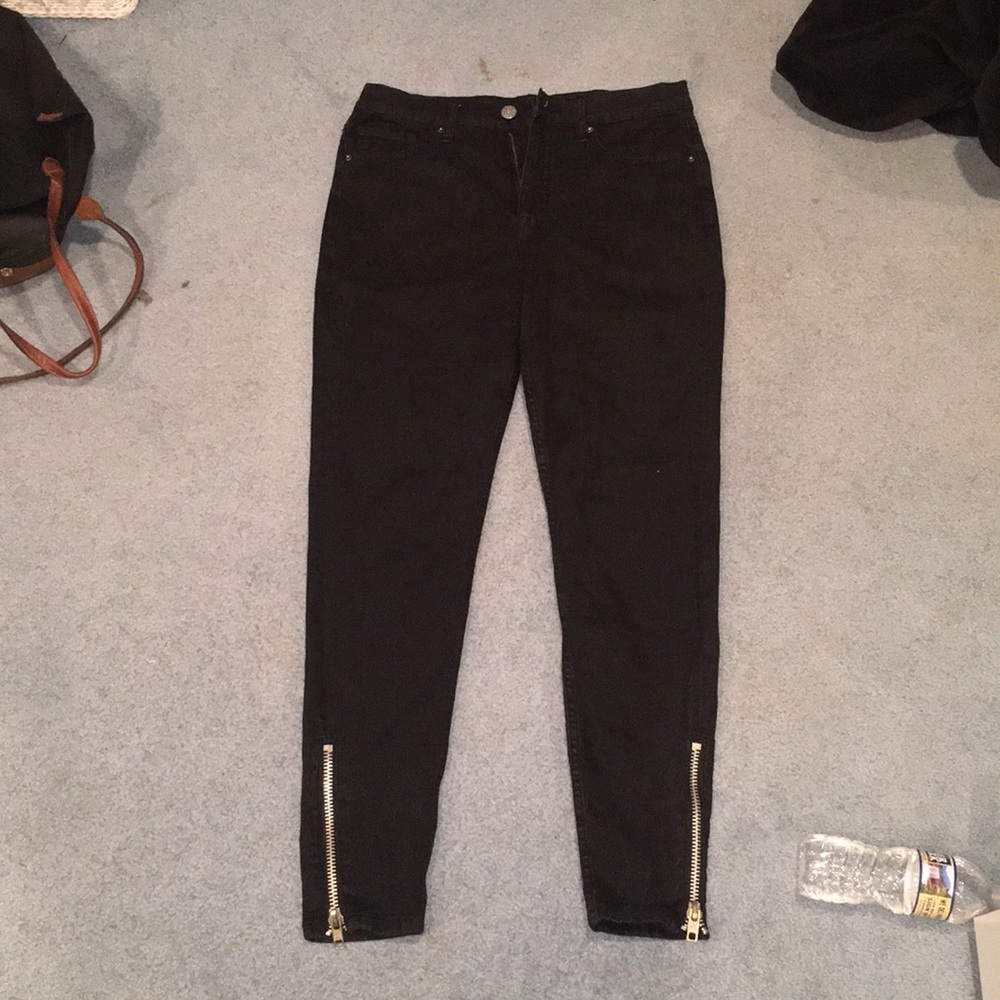 Black jeans with silver zipper, like new!