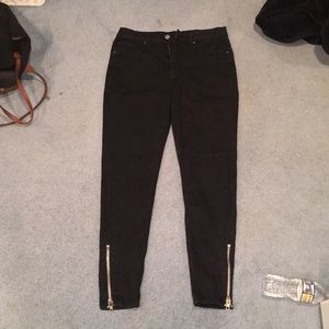 Black jeans with silver zipper, like new!