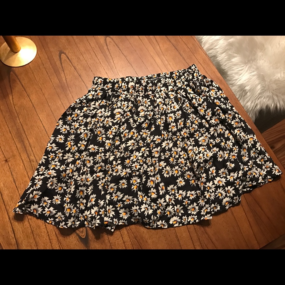 Brandy Melville skater skirt NWT