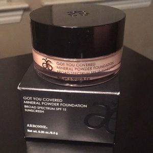 NWT ARBONNE MINERAL POWDER FOUNDATION