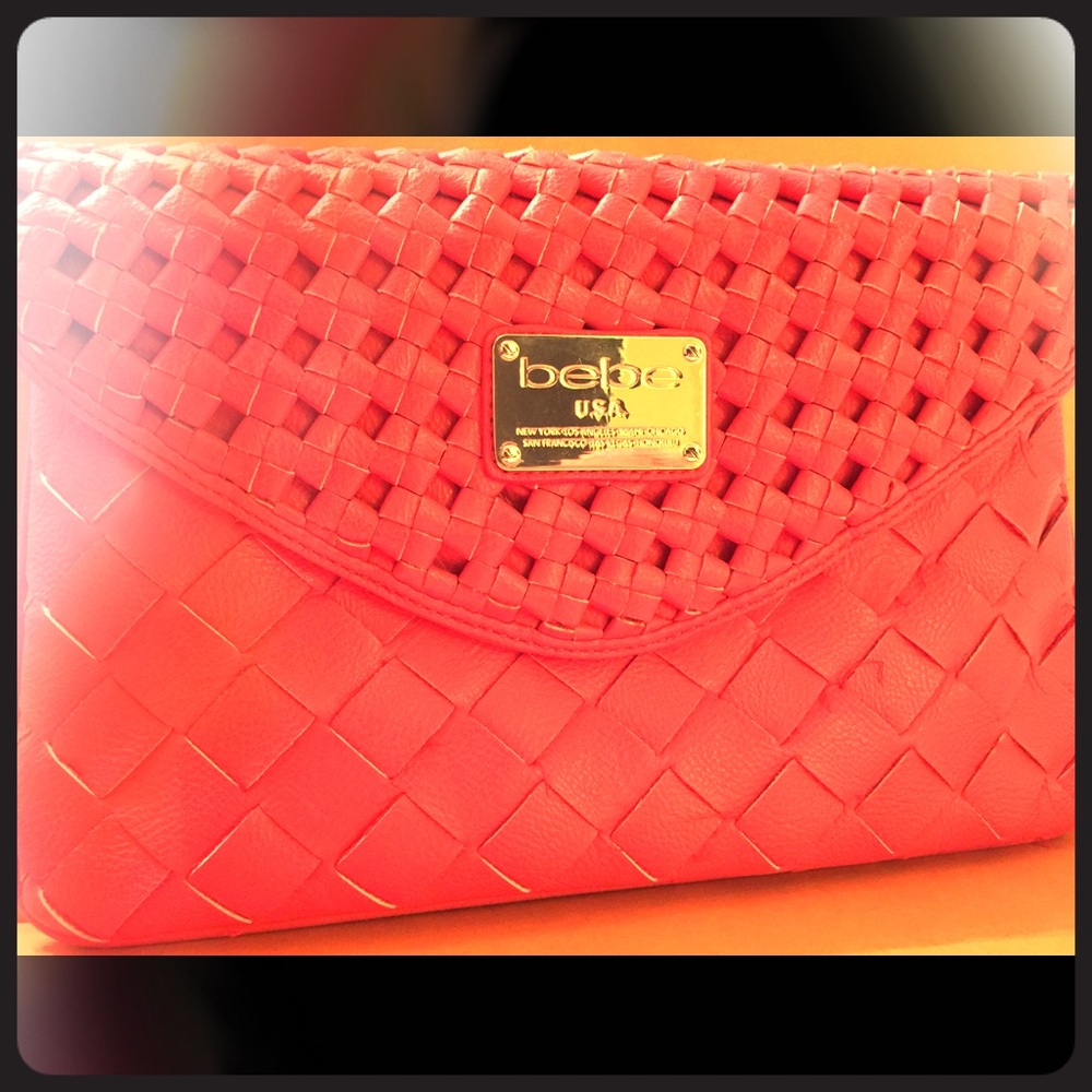 Bebe clutch