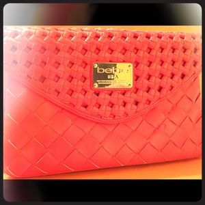 Bebe clutch