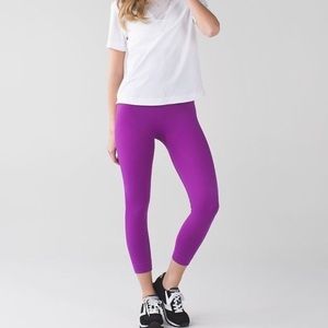 Lululemon zone in crop violet leggings size 6