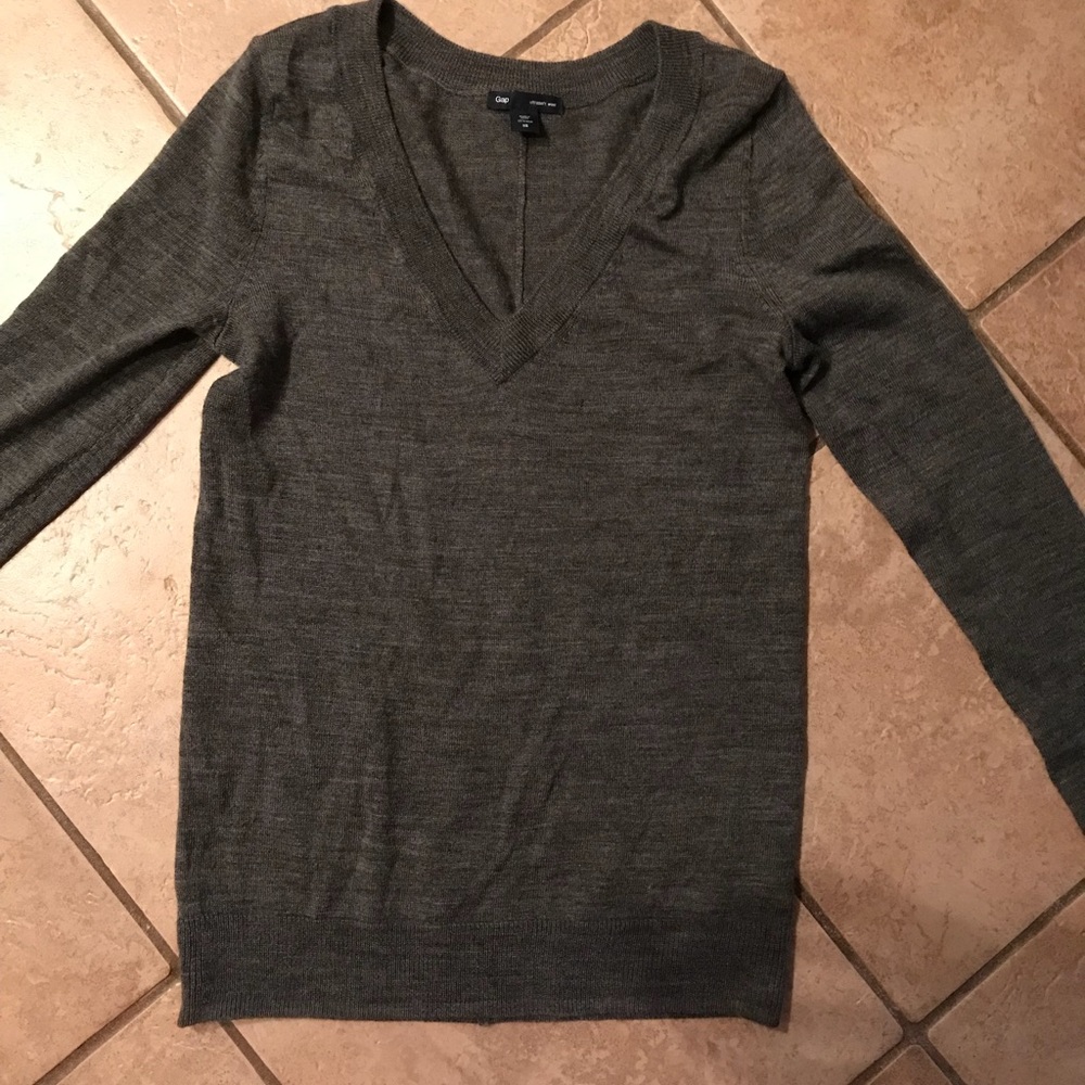 V neck wool sweater