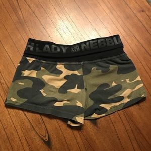 Nebbia camo shorts