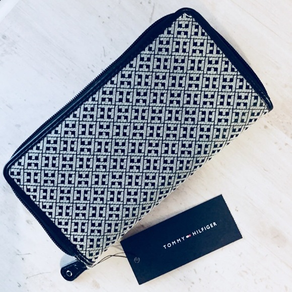 Tommy Hilfiger Cream & Black Wallet - Picture 2 of 4