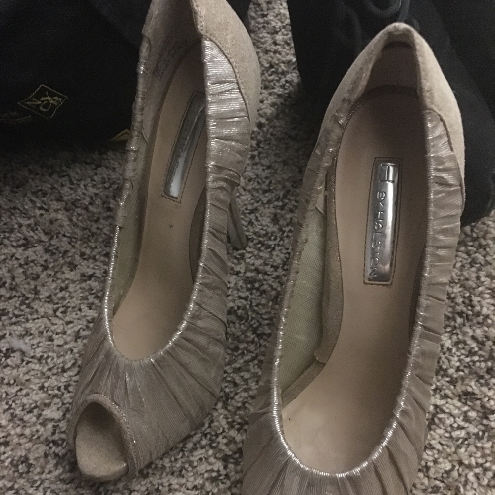 gold peep toe heels