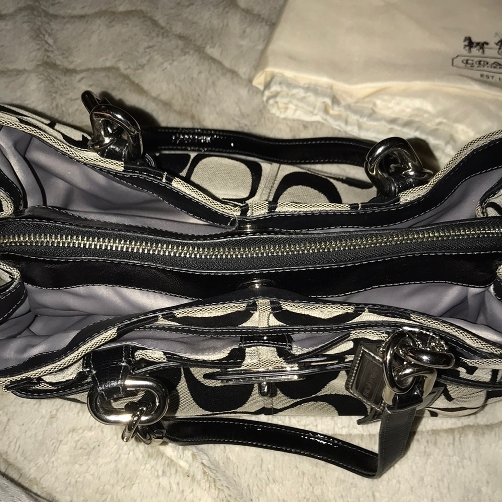 Purse - Picture 2 of 4
