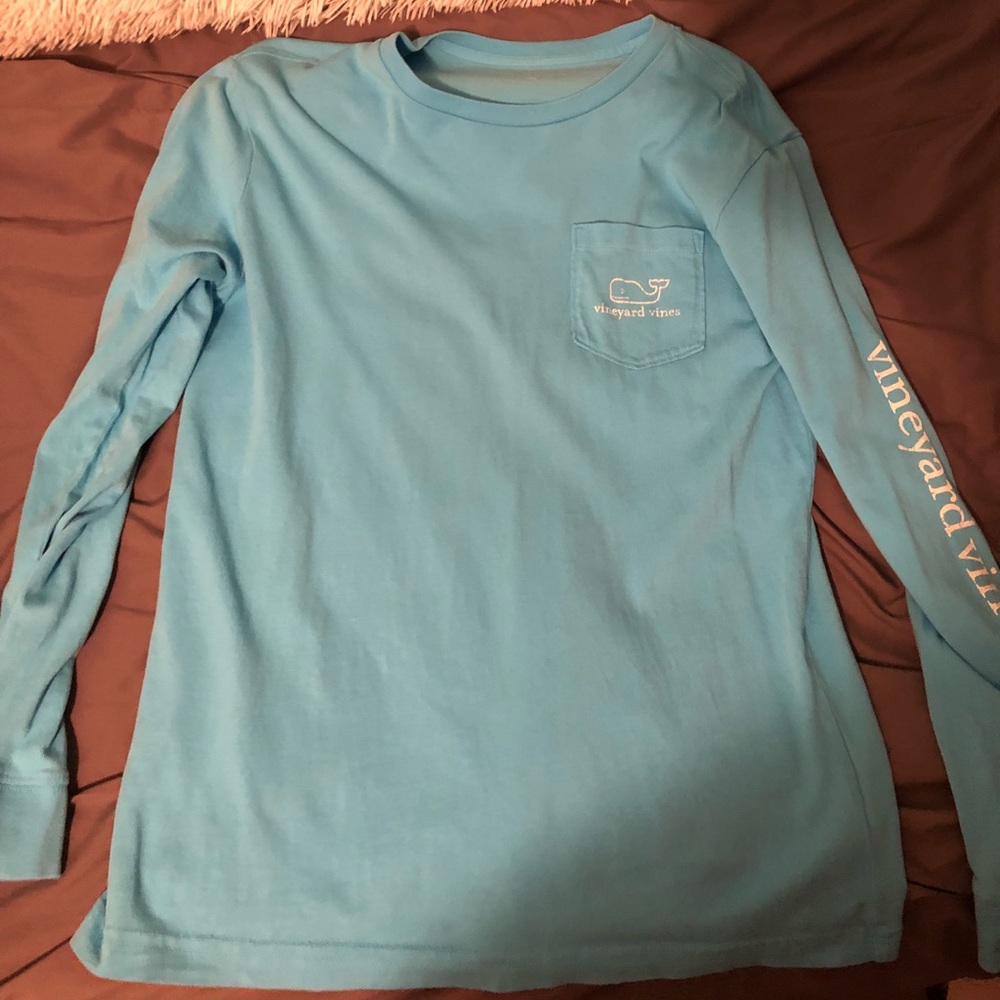 Worn once Vineyard Vines tee
