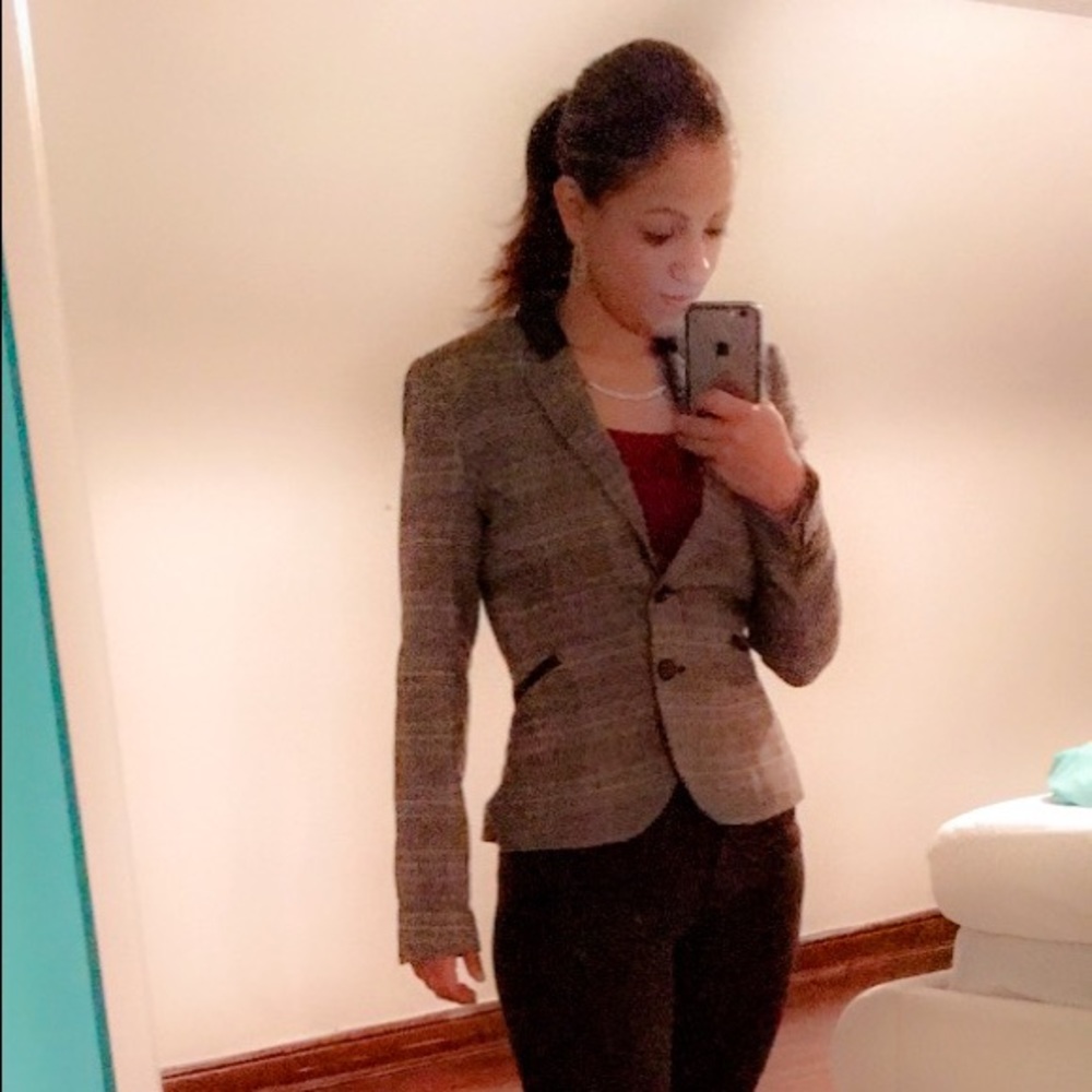 Meet your Posher, Jacqueline