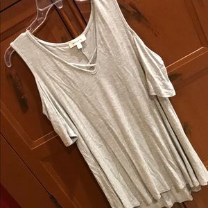 ***Hailey & Co.Blouse - Gray- Size Large