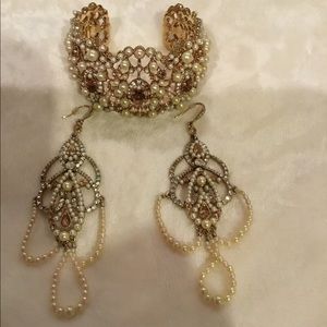 Bracelet and earrings