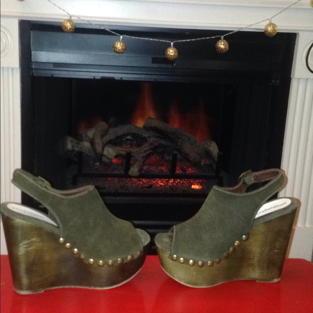 Jeffrey Campbell Hunter Green Snick Stud Wedges