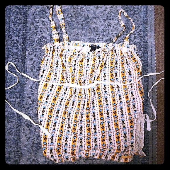 Boho Tank with TIE around - Picture 1 of 1