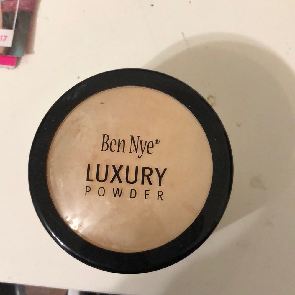 Ben nye luxury powder
