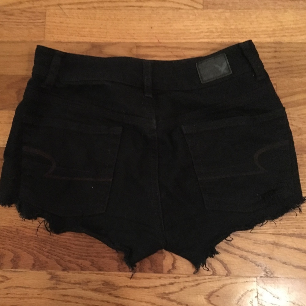 Shorts - Picture 2 of 3