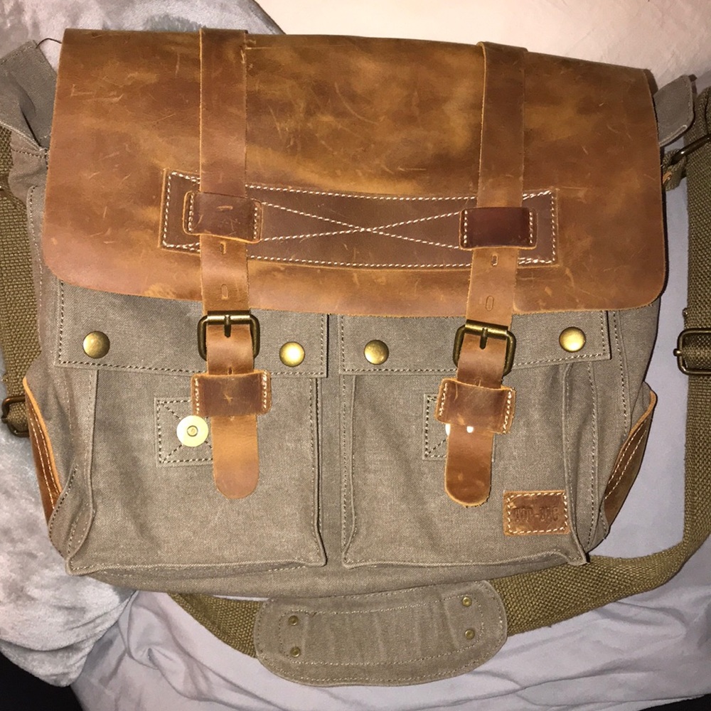 Jack & Chris Vintage Canvas Messenger Bag