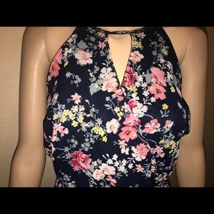 Like new keyhole dress with a slit on the bottom