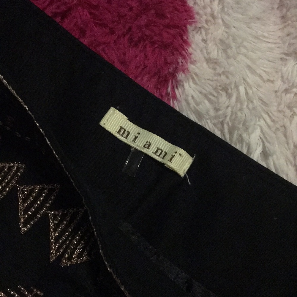 miami Black Embroidered Mini Skirt (L) - Picture 2 of 3