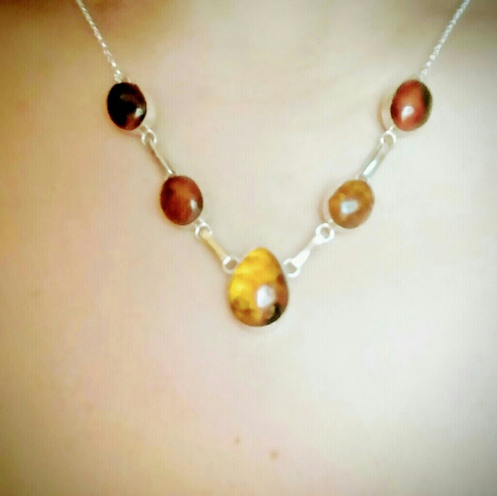 5x Ambar necklace
