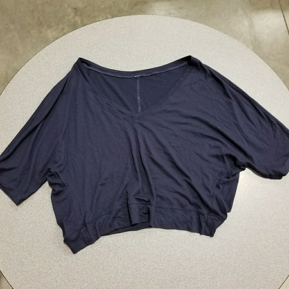 lululemon athletica Tops - Lululemon Crop Top Size 6