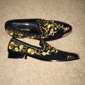 Men’s dress shoes
