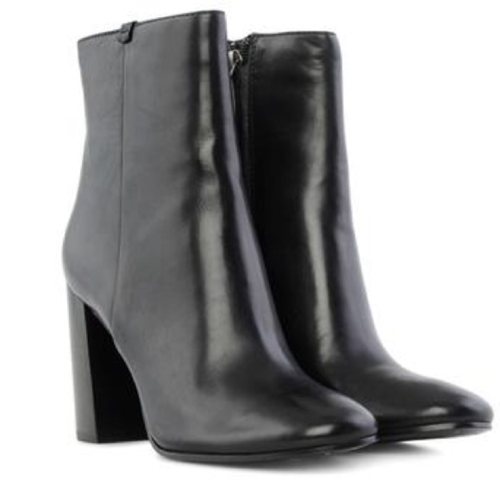 Frye black leather Mina bootie
