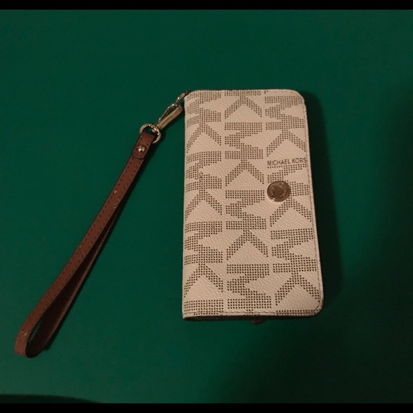 Michael Kors Jet Set Travel Slim Tech Wallet - Picture 2 of 8