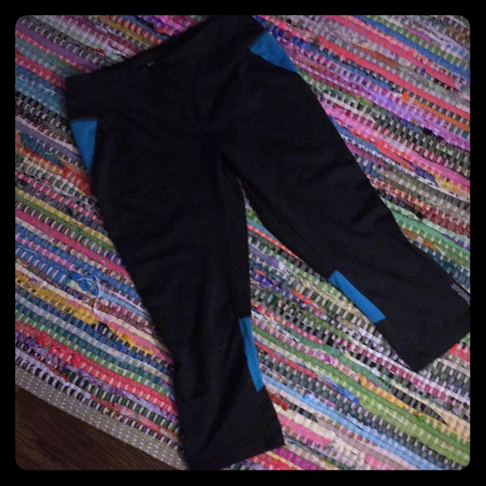 Reebok running crops