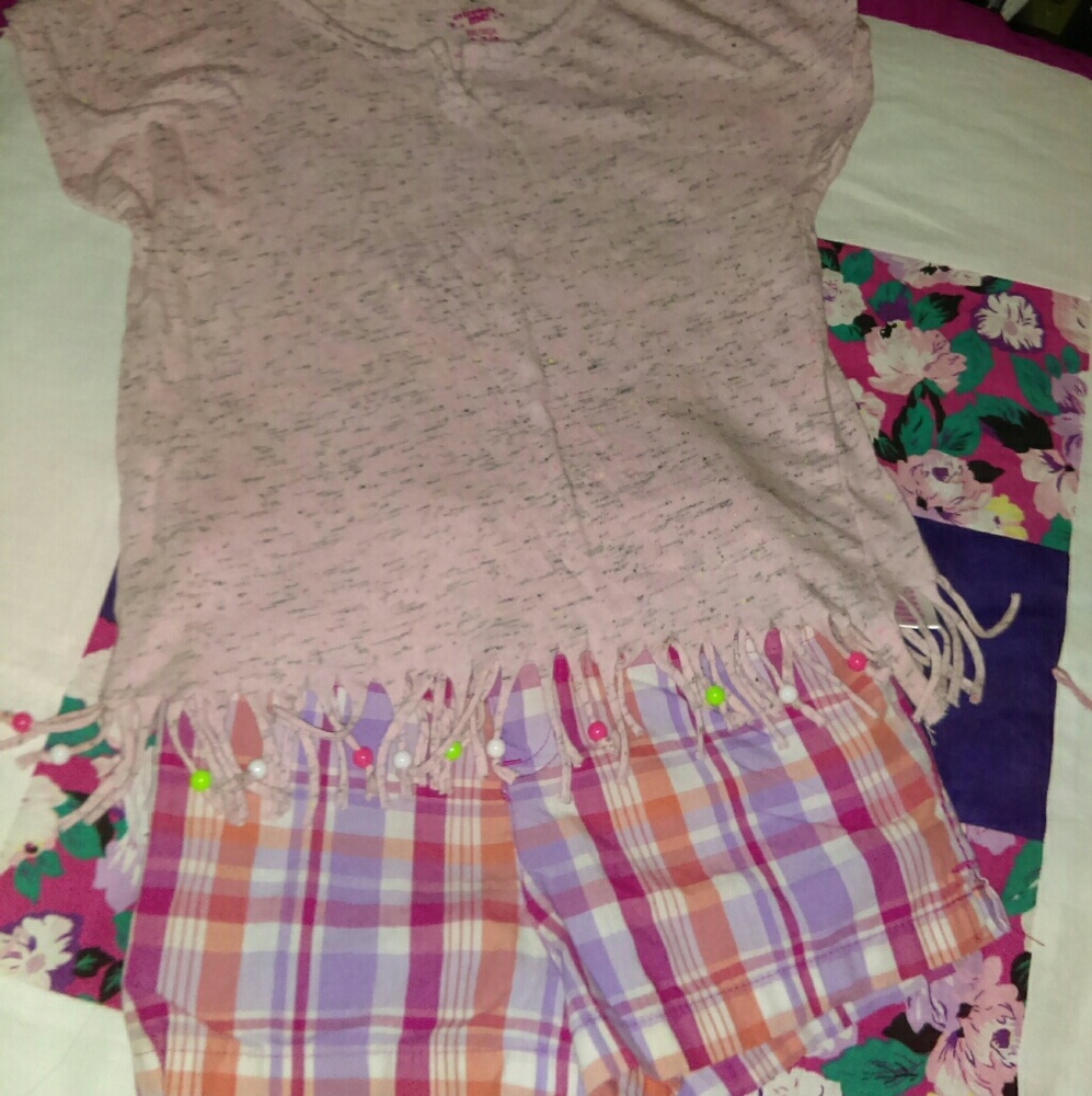 Extremely me size 4/5 shorts and size 7/8 beaded