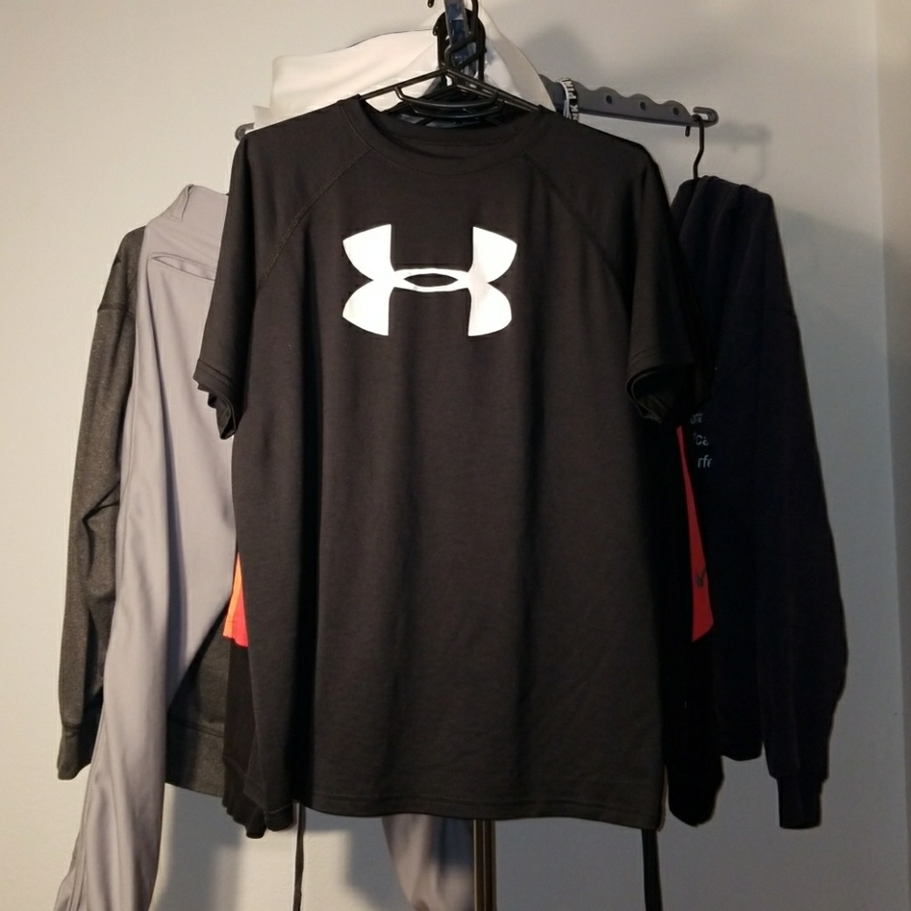 Under Armour Shirt:Size YXL