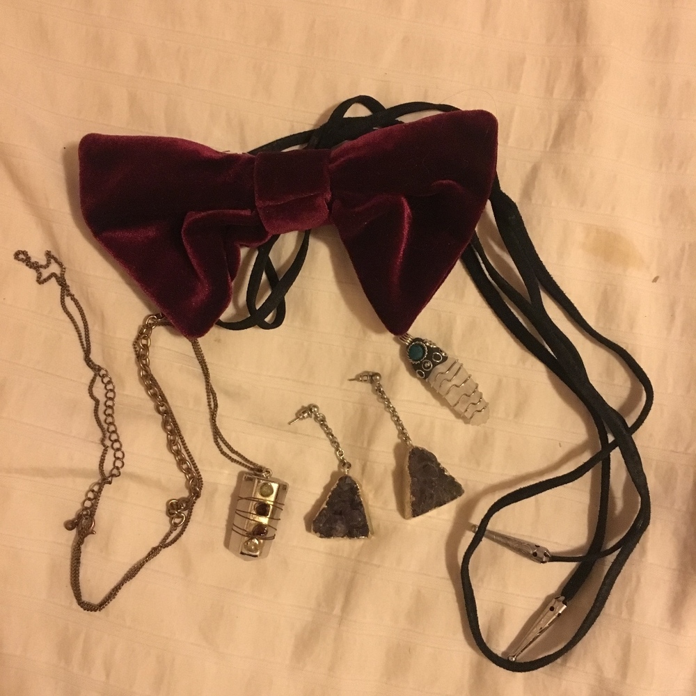 ❌SOLD❌BUNDLE OF URBAN OUTFITTERS ACCESSORIES