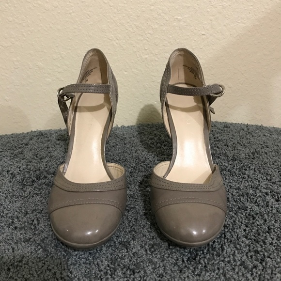 Nice heels - Picture 1 of 2